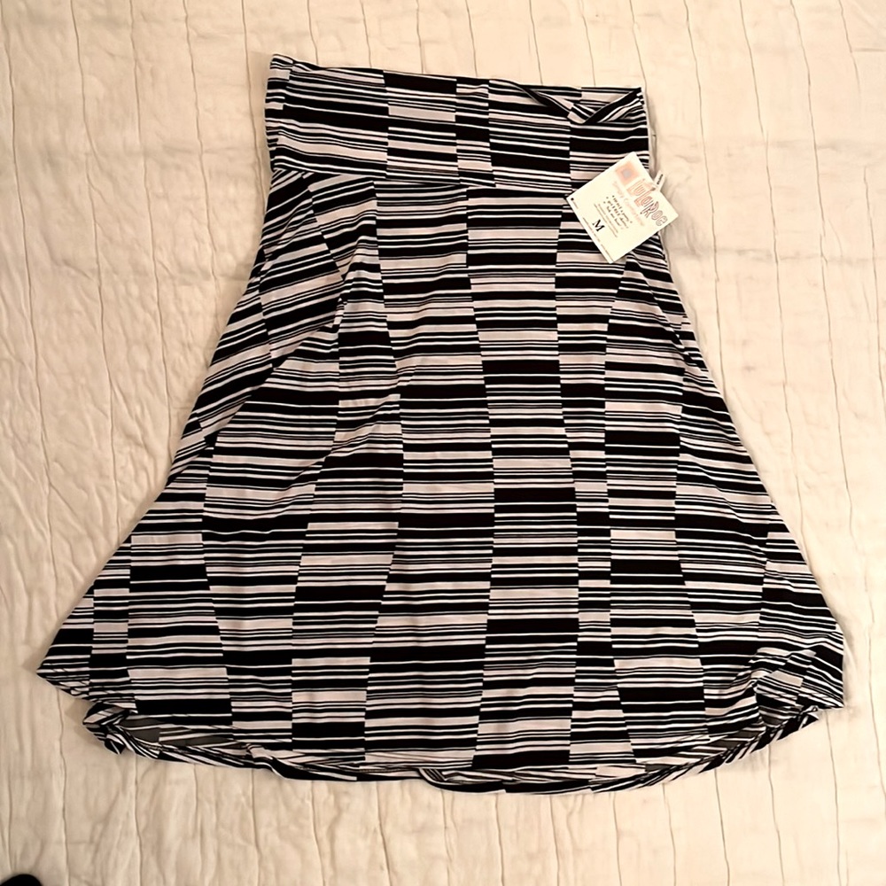 A-line silky skirt